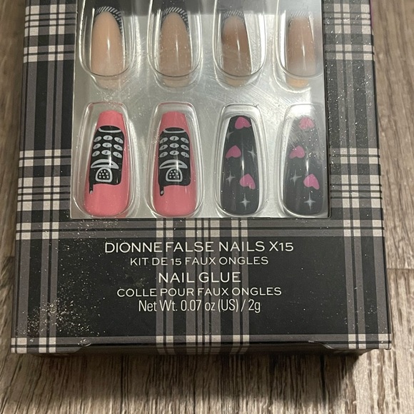 Clueless Revolution Dionne False Nails - Picture 2 of 2